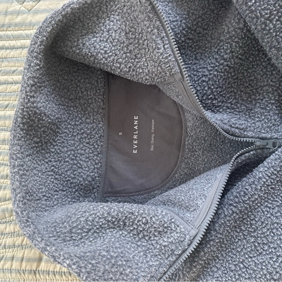 Everlane The Renew Charcoal Fleece - Picture 5 of 6